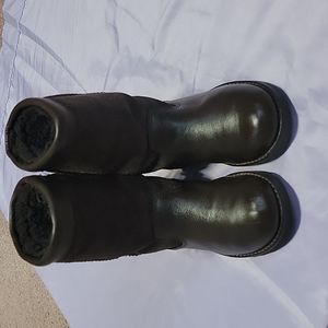 Brown Ugg boots (Sold)